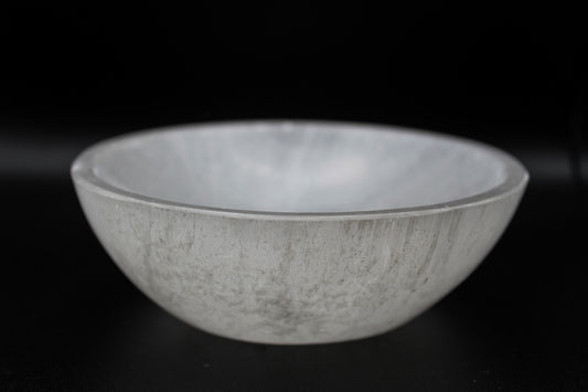 Polished Selenite bowl 14cm in diameter.