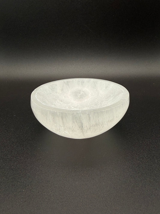 Selenite bowl 8cm in diameter.