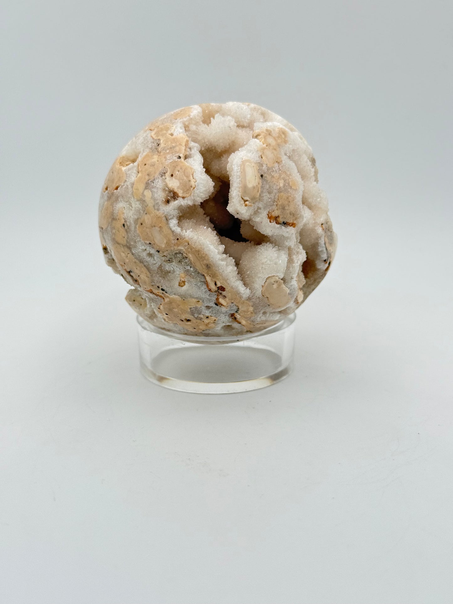 Sphere shaped calcite crystal with Druze.