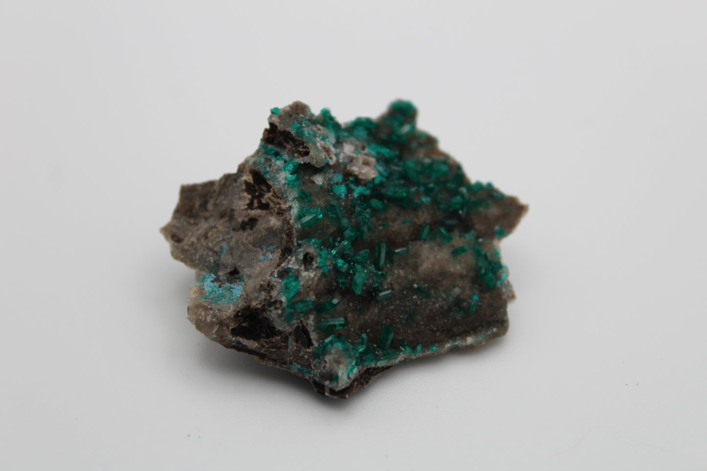 Raw dioptase specimen