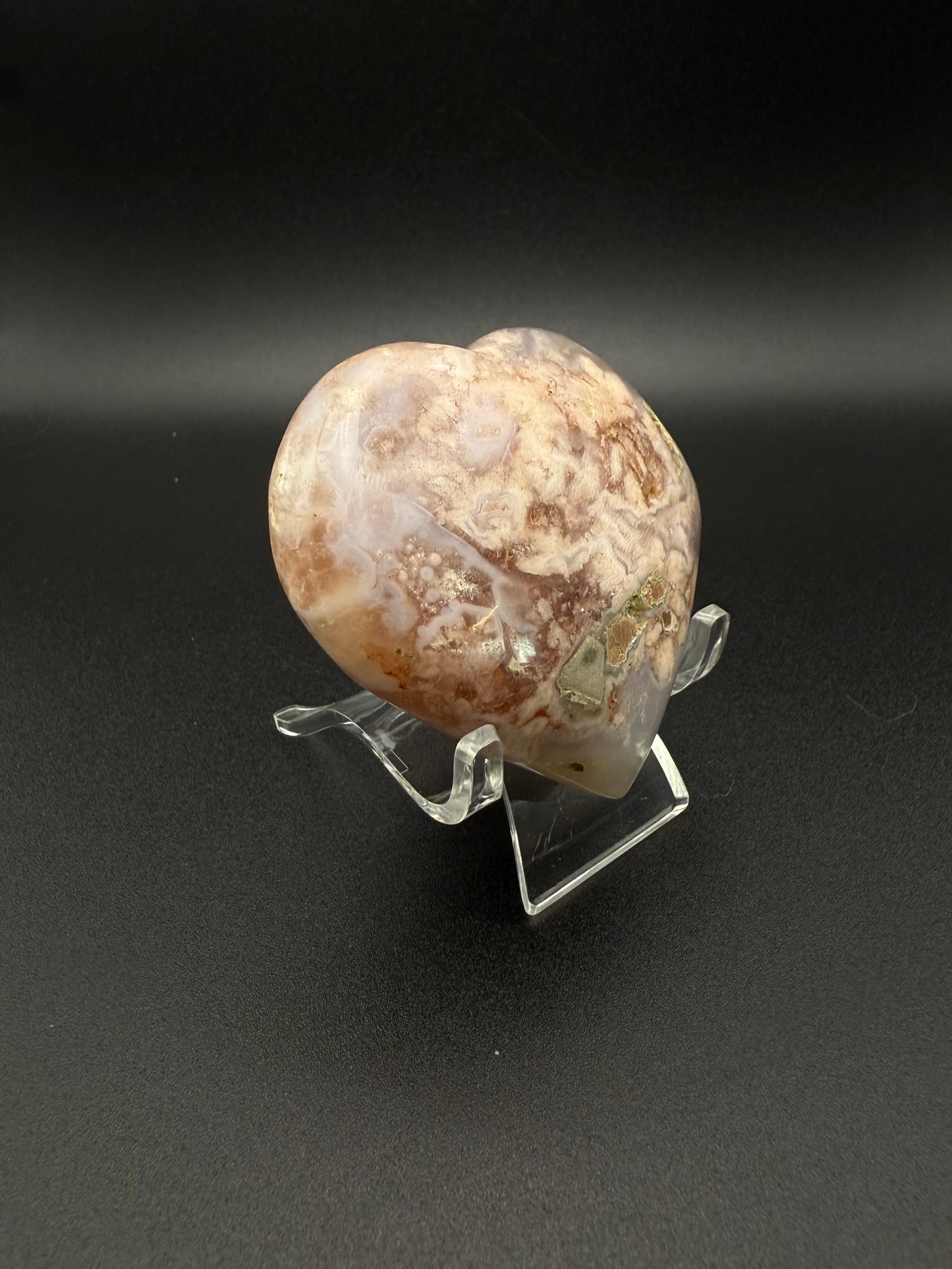 Heart-Shaped Flower agate polished crystal.