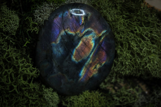 Polished Labradorite palm stone.