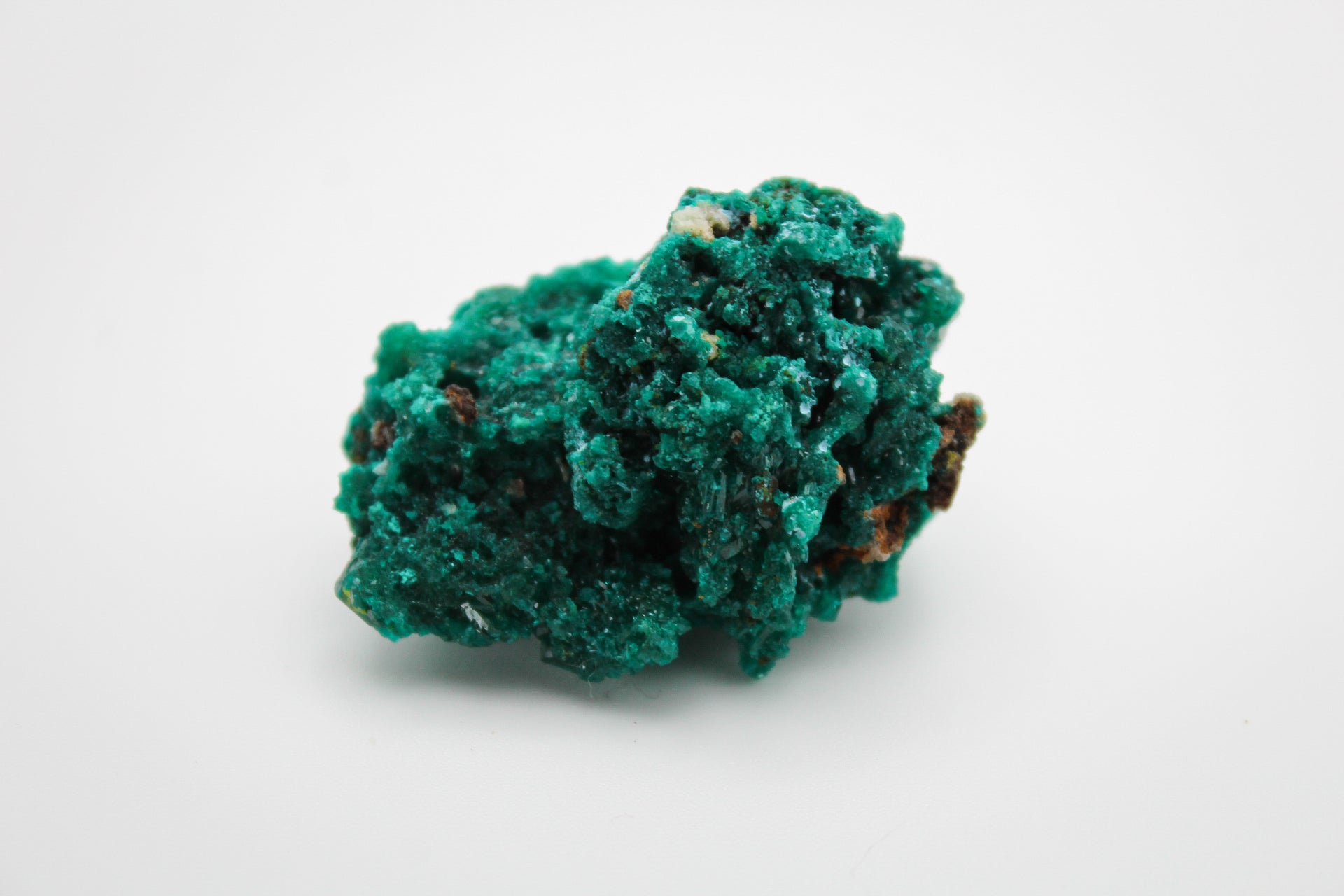 Raw dioptase specimen