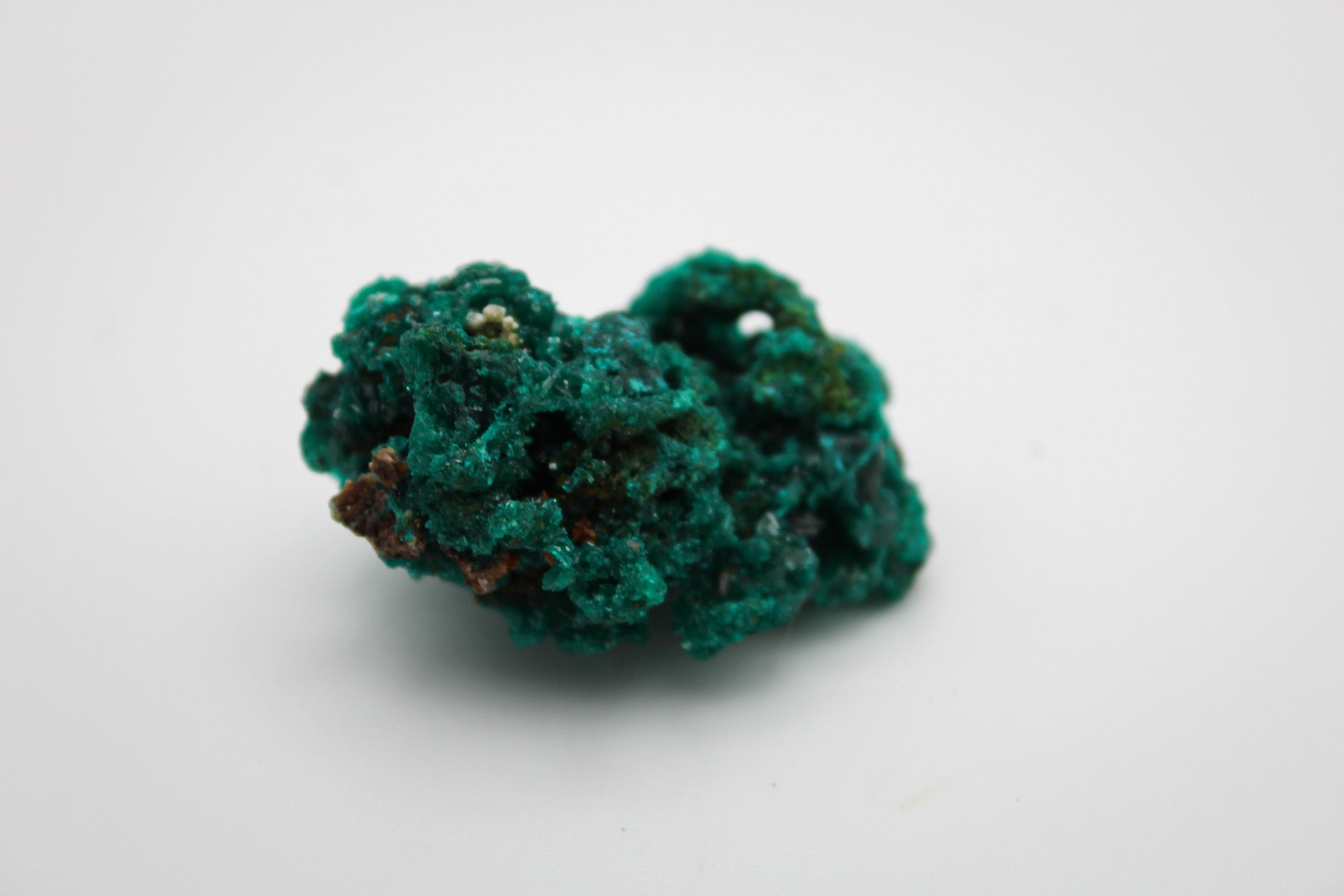 Raw dioptase specimen