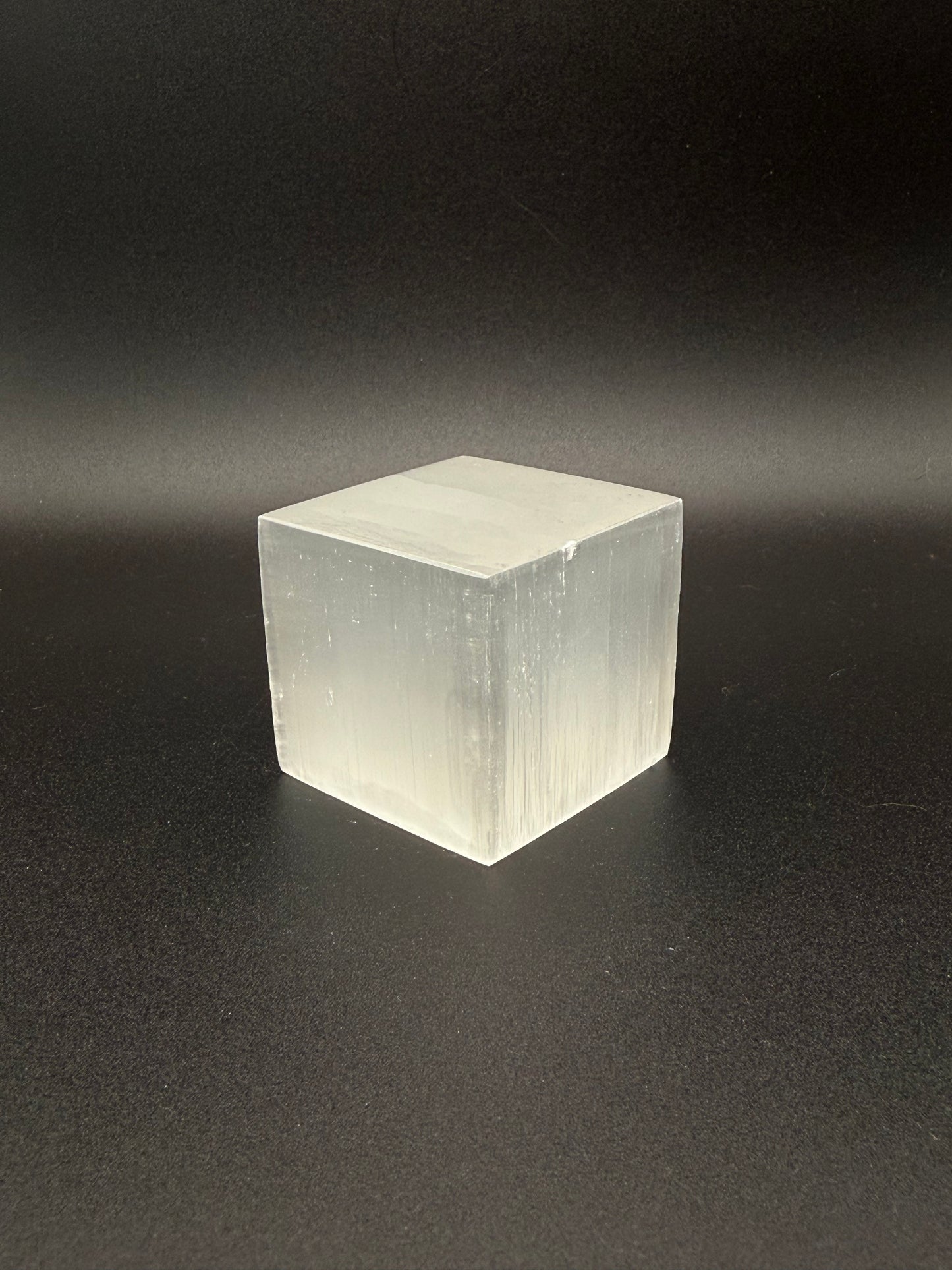 4cm selenite cube.