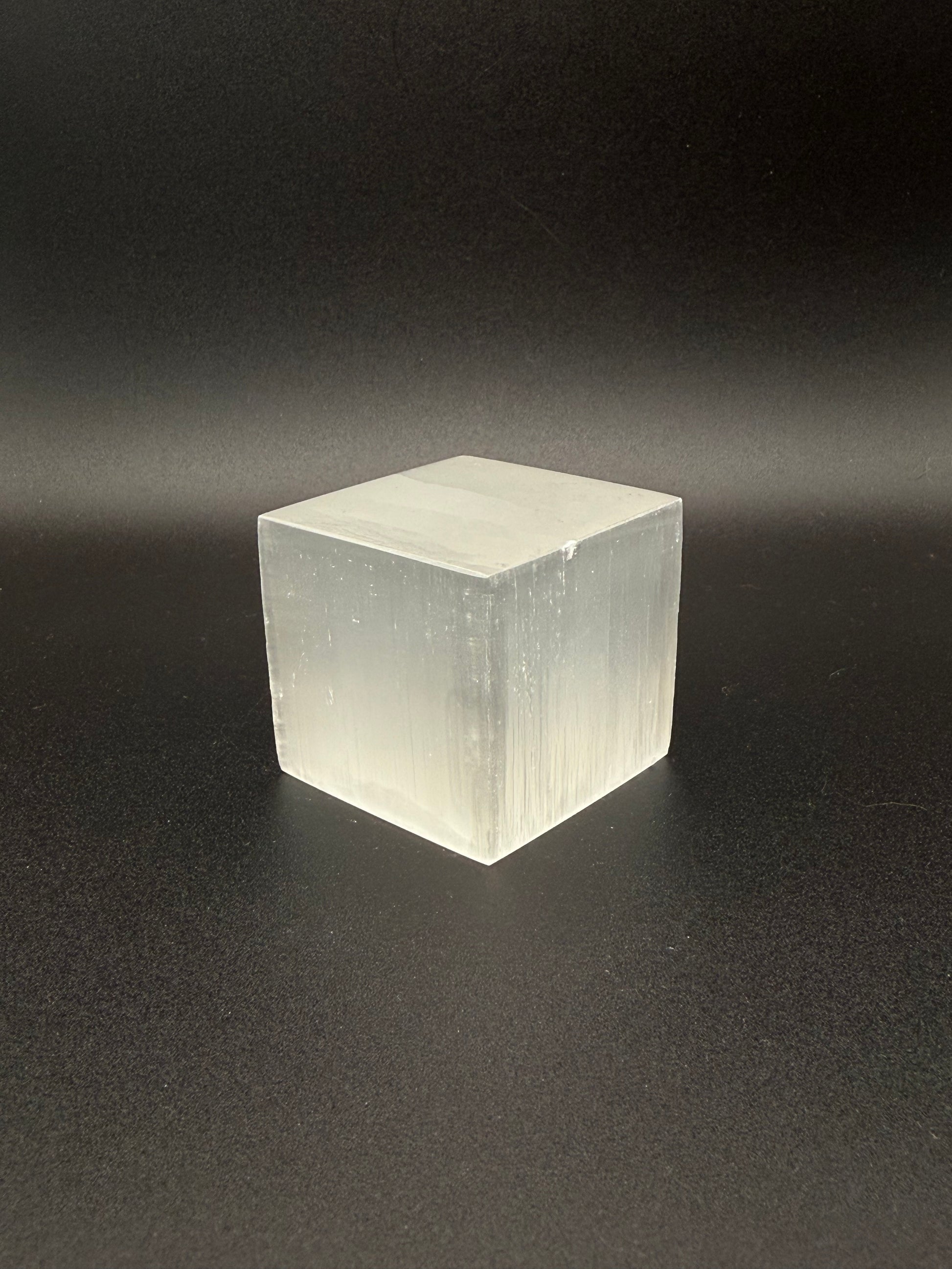 4cm selenite cube.