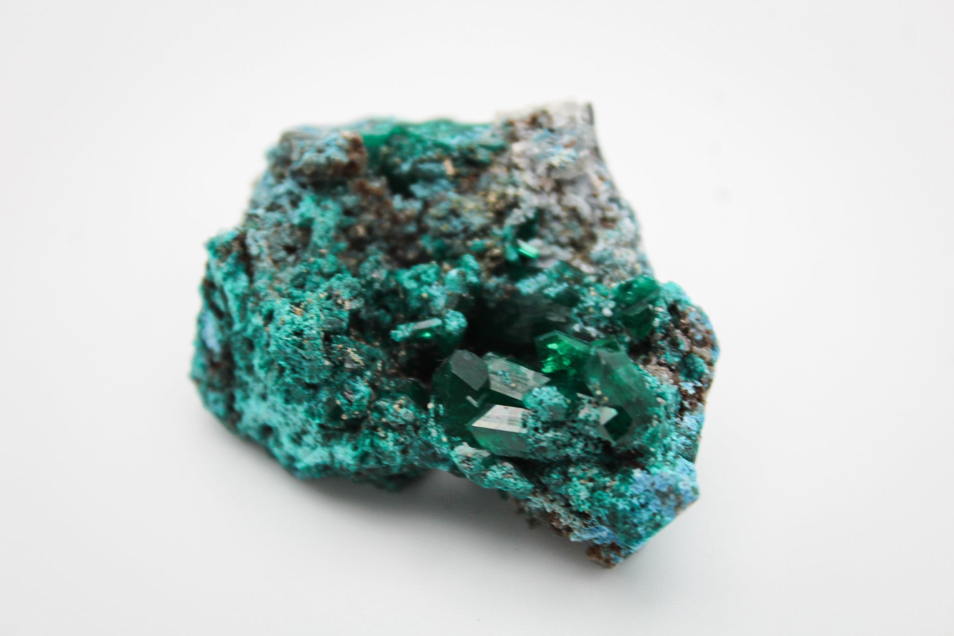 Raw dioptase specimen
