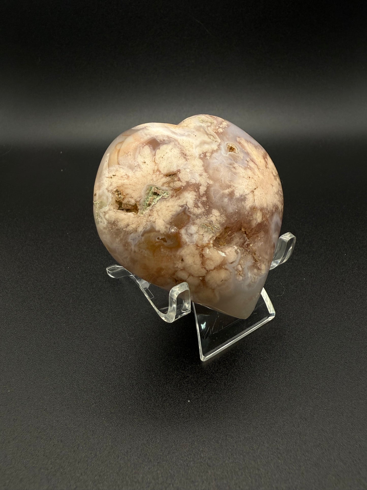 Heart-Shaped Flower agate polished crystal.