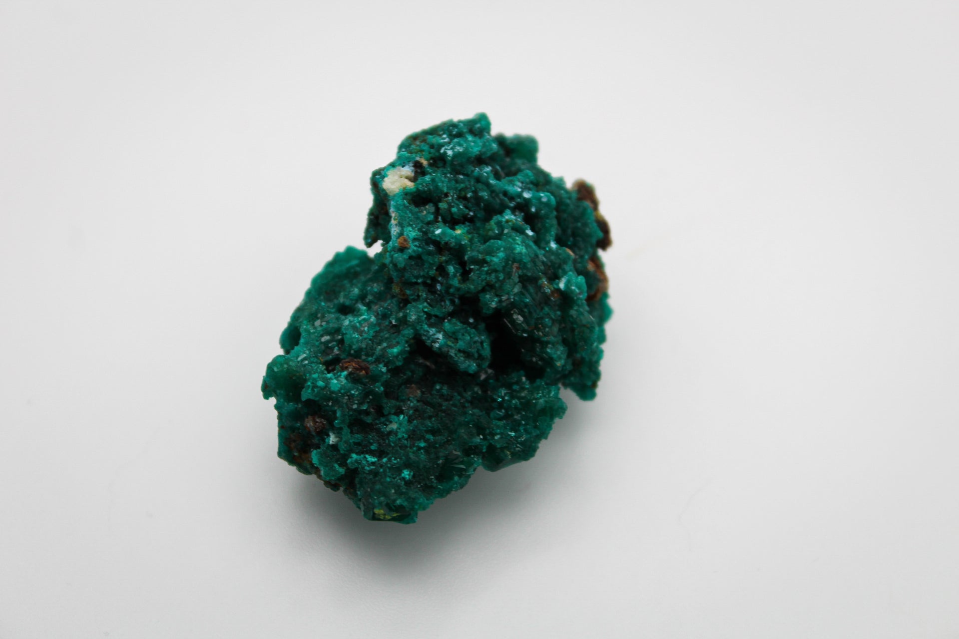 Raw dioptase specimen