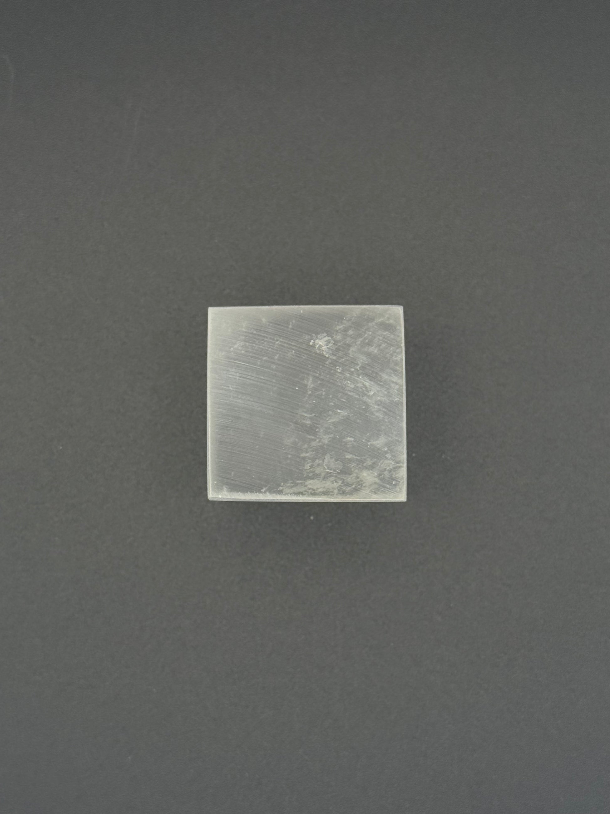 3cm selenite cube.