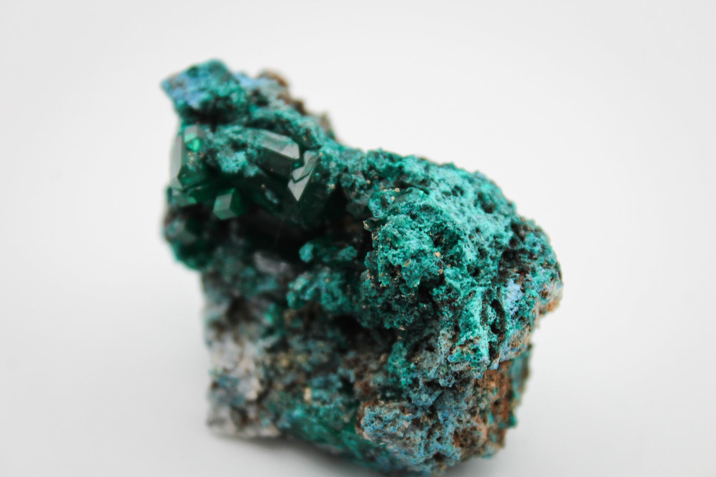 Raw dioptase specimen