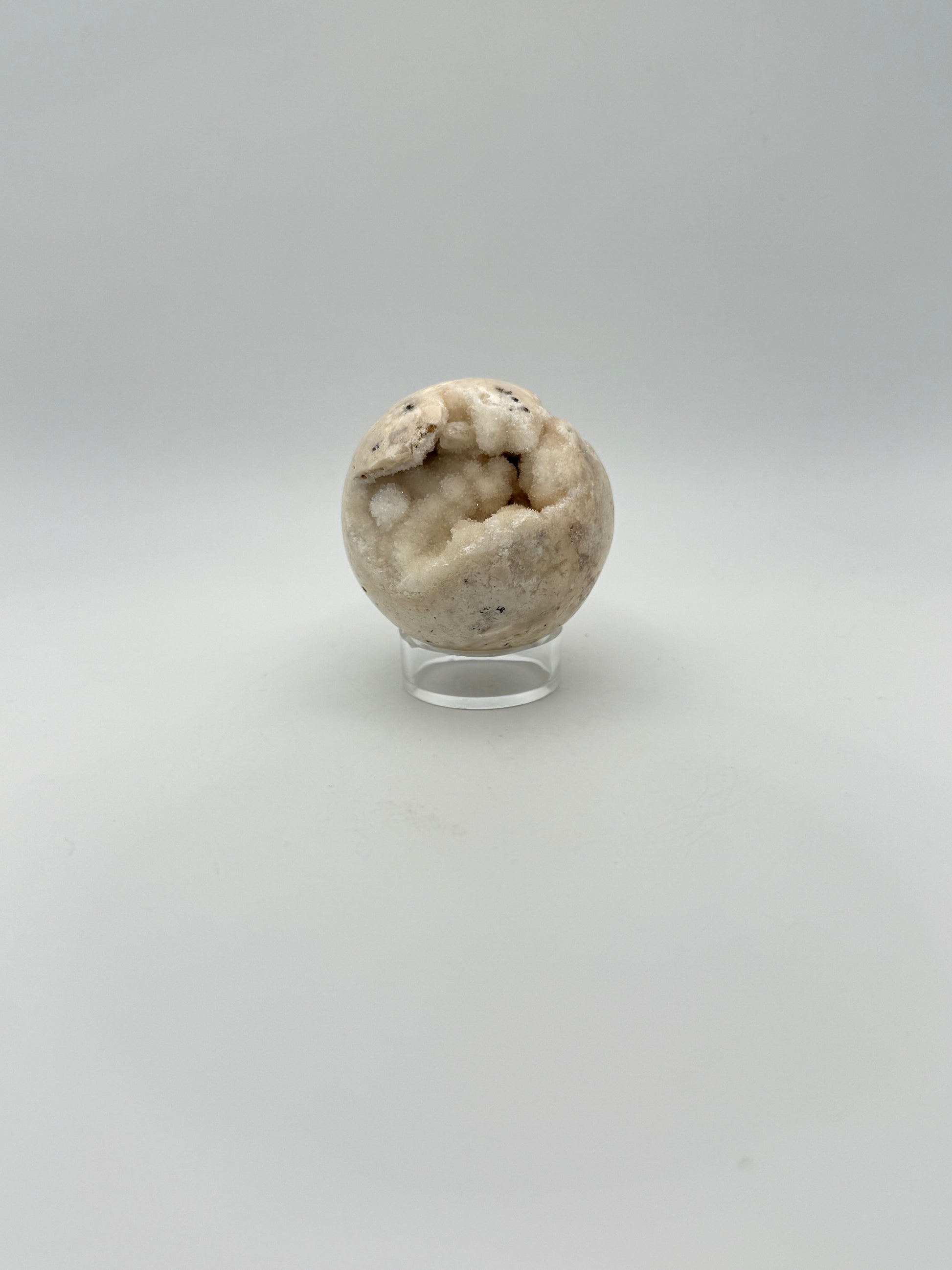 Sphere shaped calcite crystal with Druze.