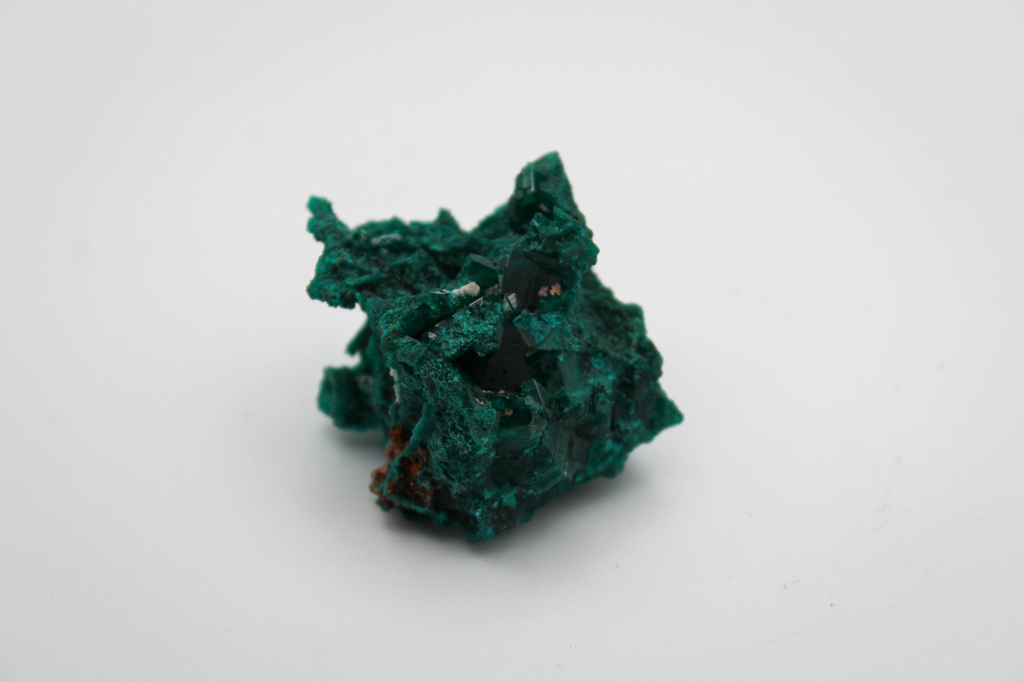 Raw dioptase specimen