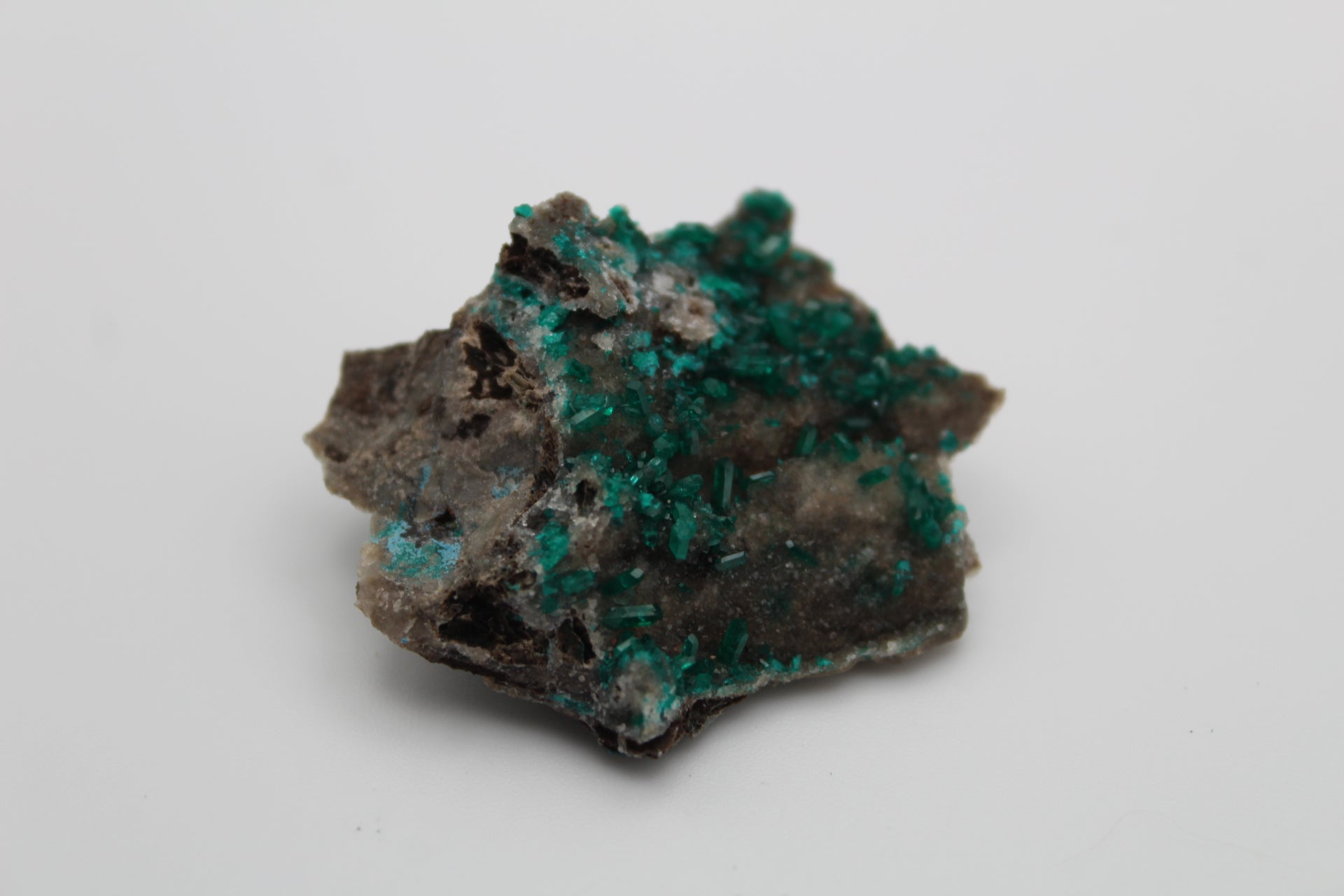 Raw dioptase specimen