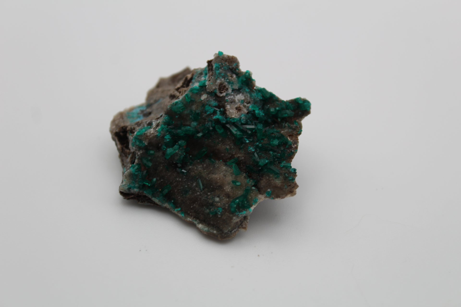 Raw dioptase specimen