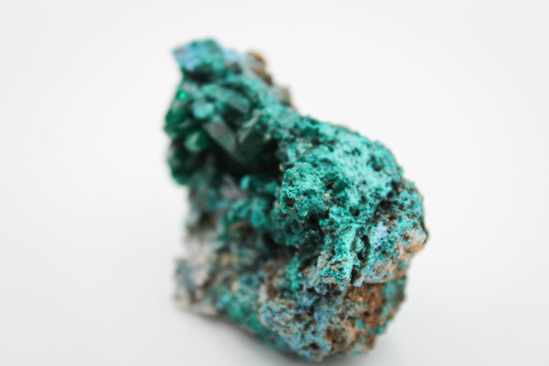 Raw dioptase specimen