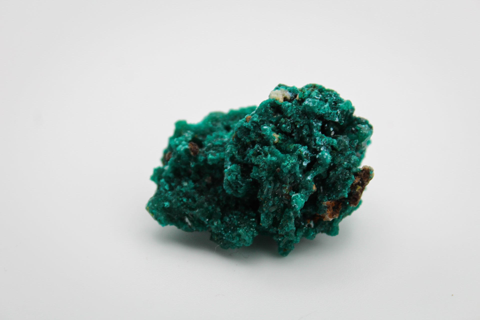 Raw dioptase specimen