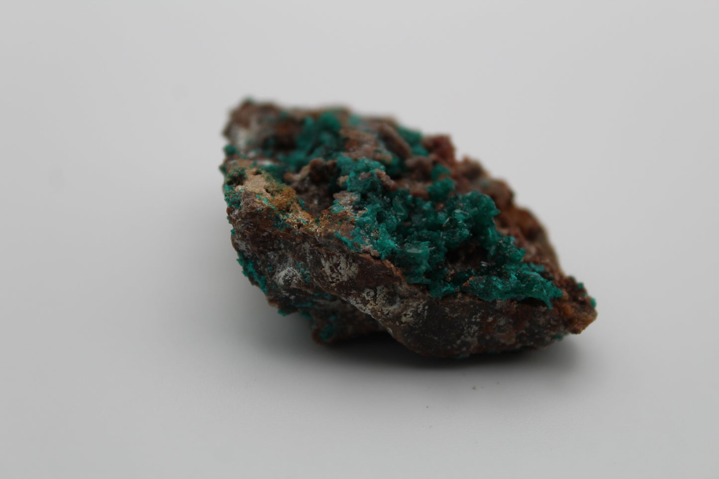Raw dioptase specimen